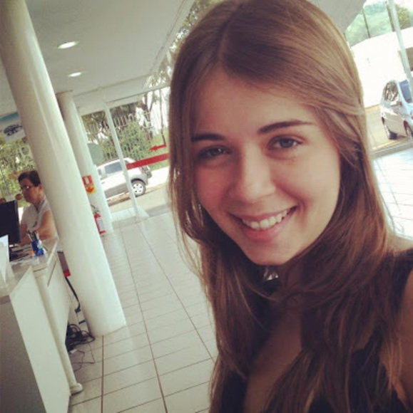 Meet your Posher, Isabela - Picture 1 of 1